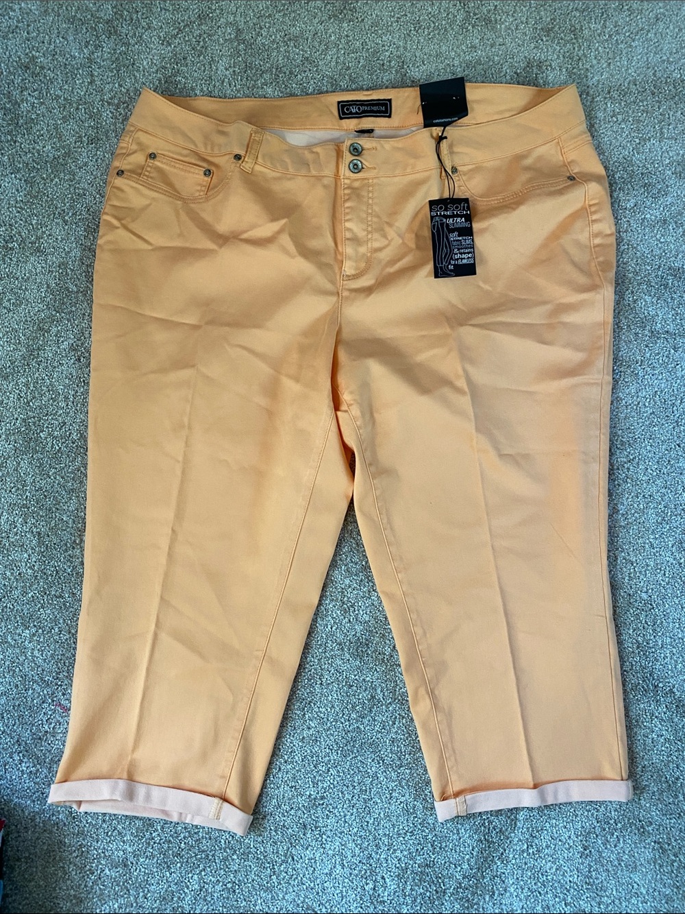 Cato Premium NWT Plus size 22W Ultra slimming Peach summer capris Comfort